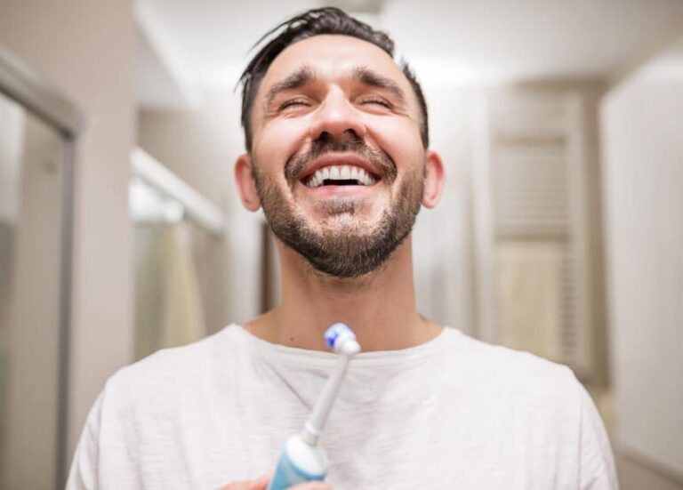 como usar cepillo de dientes ele´ctrico